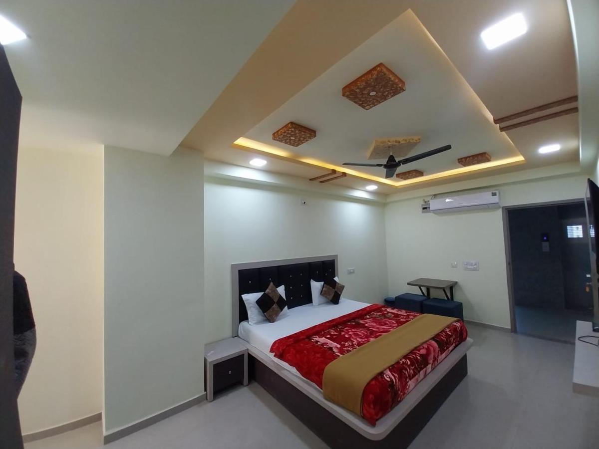 Hotel Ggc Inn Ahmedabad Eksteriør bilde