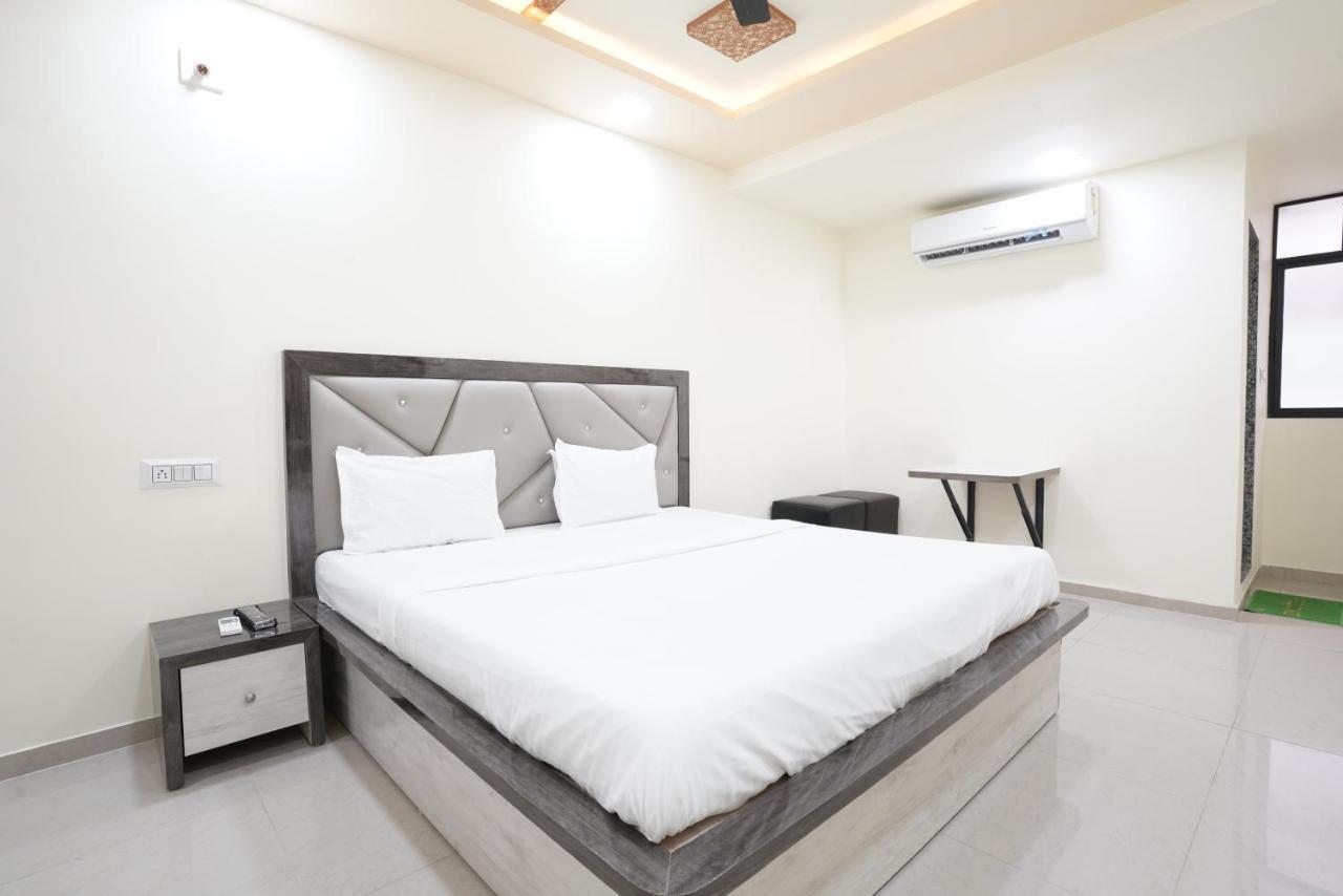 Hotel Ggc Inn Ahmedabad Eksteriør bilde